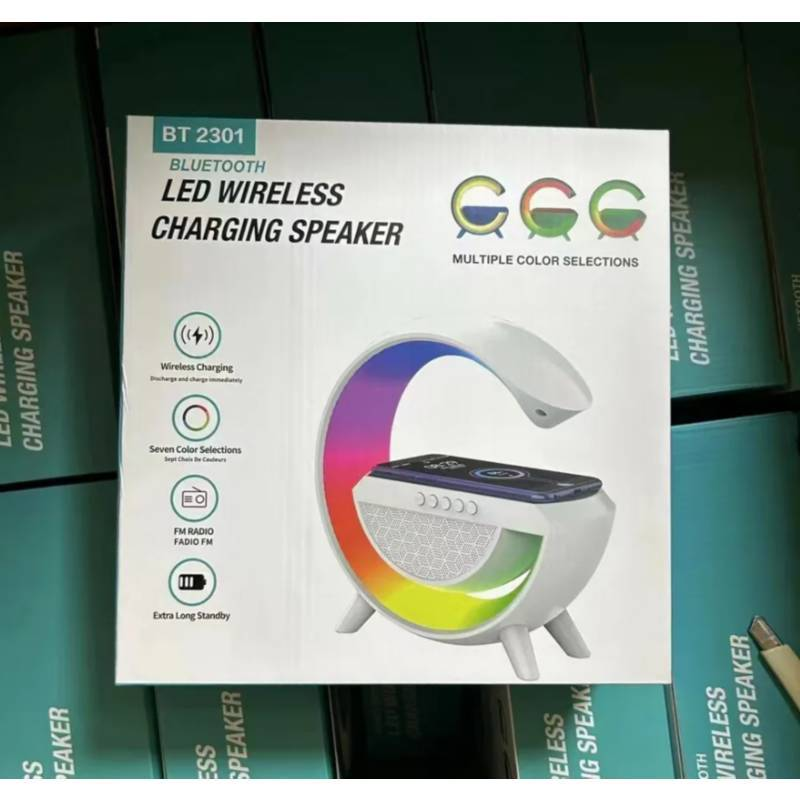 Lampara con luz RGB Parlante bluetooth y carga inalmabrica